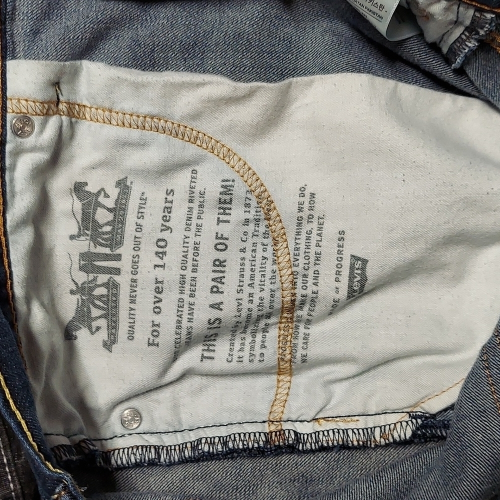 Levi's 541 Jeans - Picture 7 of 8